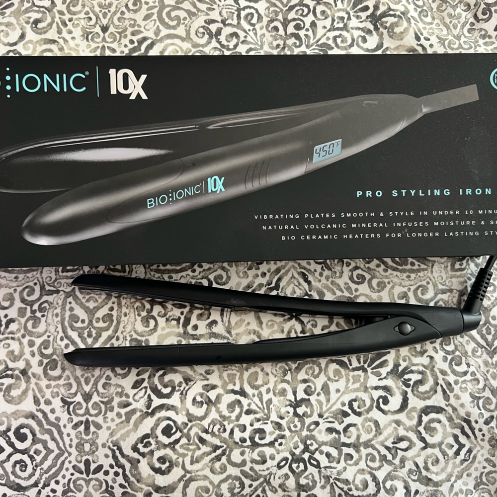 Bio Ionic 1” flat iron